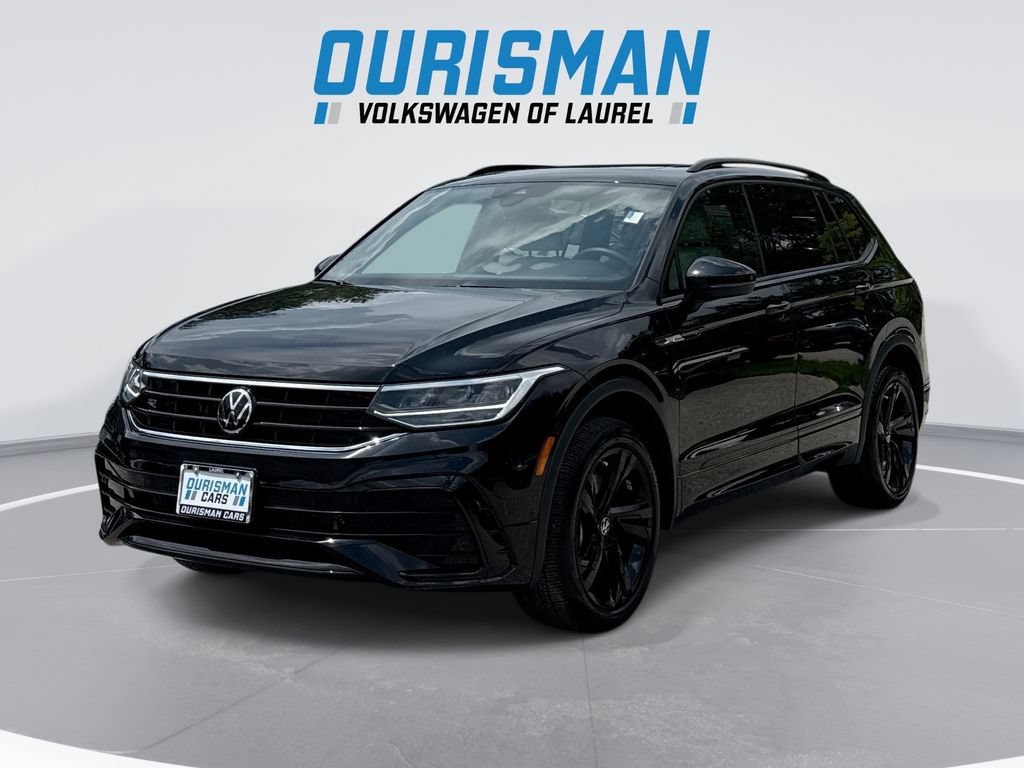Used 2024 Volkswagen Tiguan SE R-Line AWD/4WD image 1