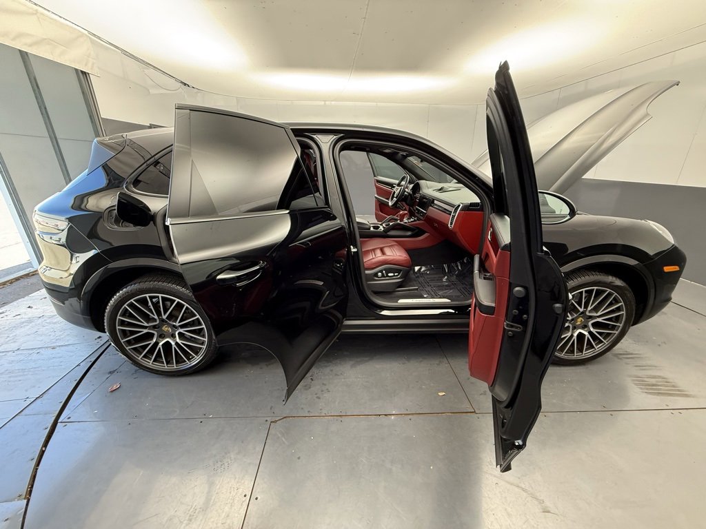 Used 2019 Porsche Cayenne S image 20