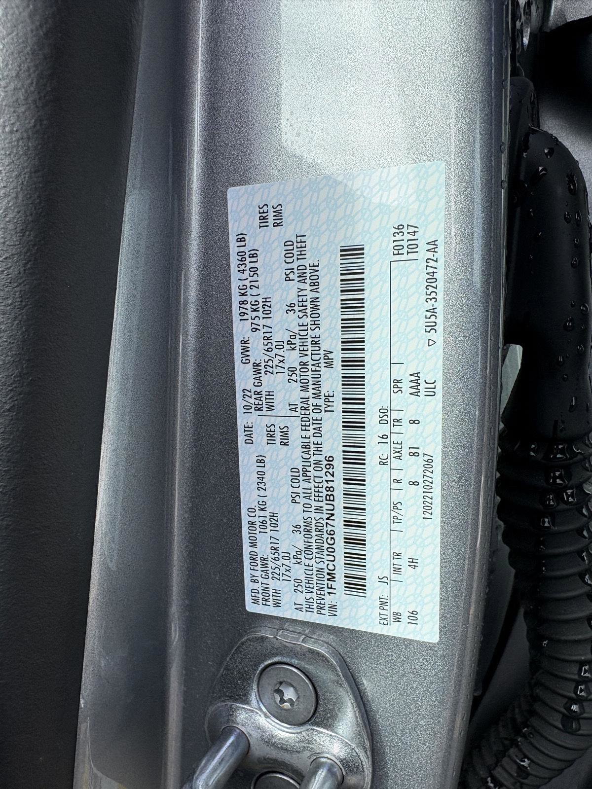 Used 2022 Ford Escape SE w/ Cold Weather Package image 17