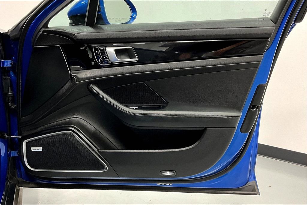 Used 2018 Porsche Panamera 4S image 23