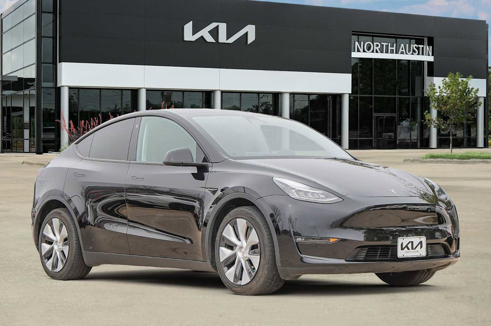Used 2021 Tesla Model Y Long Range image 8