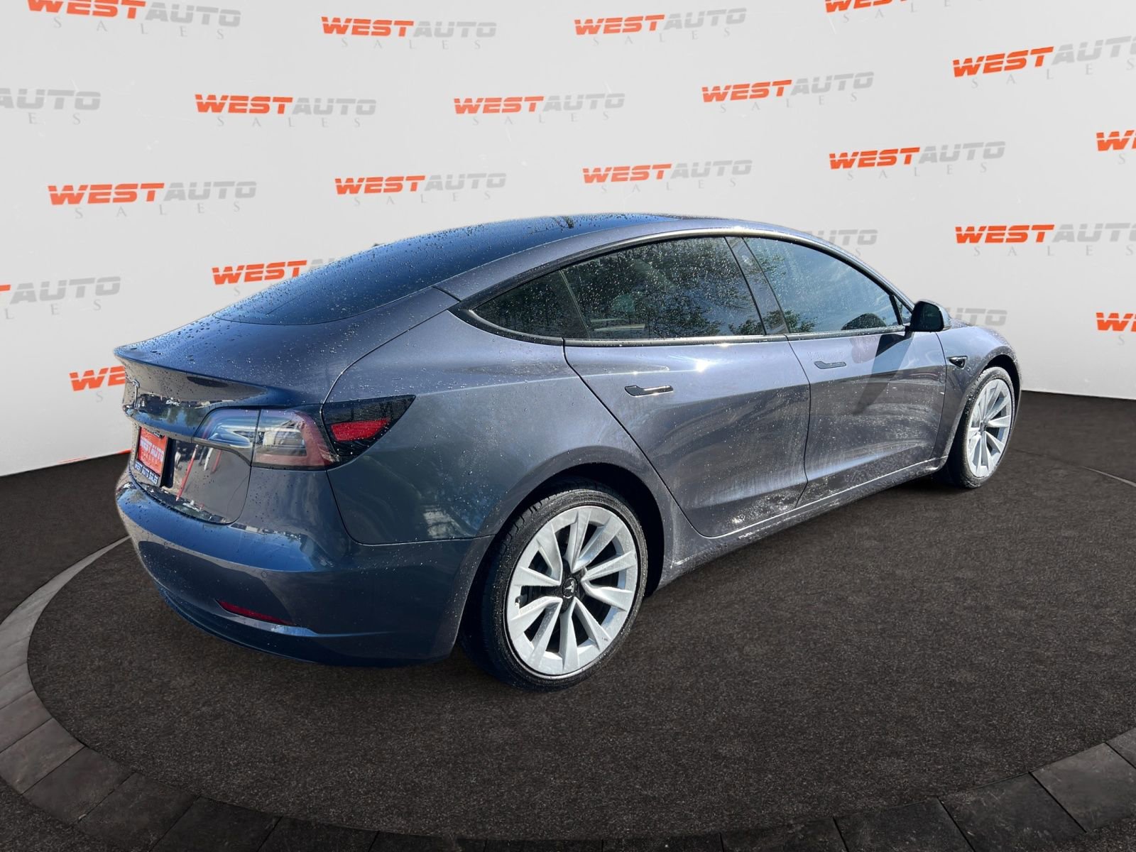 Used 2022 Tesla Model 3 Standard Range RWD image 5