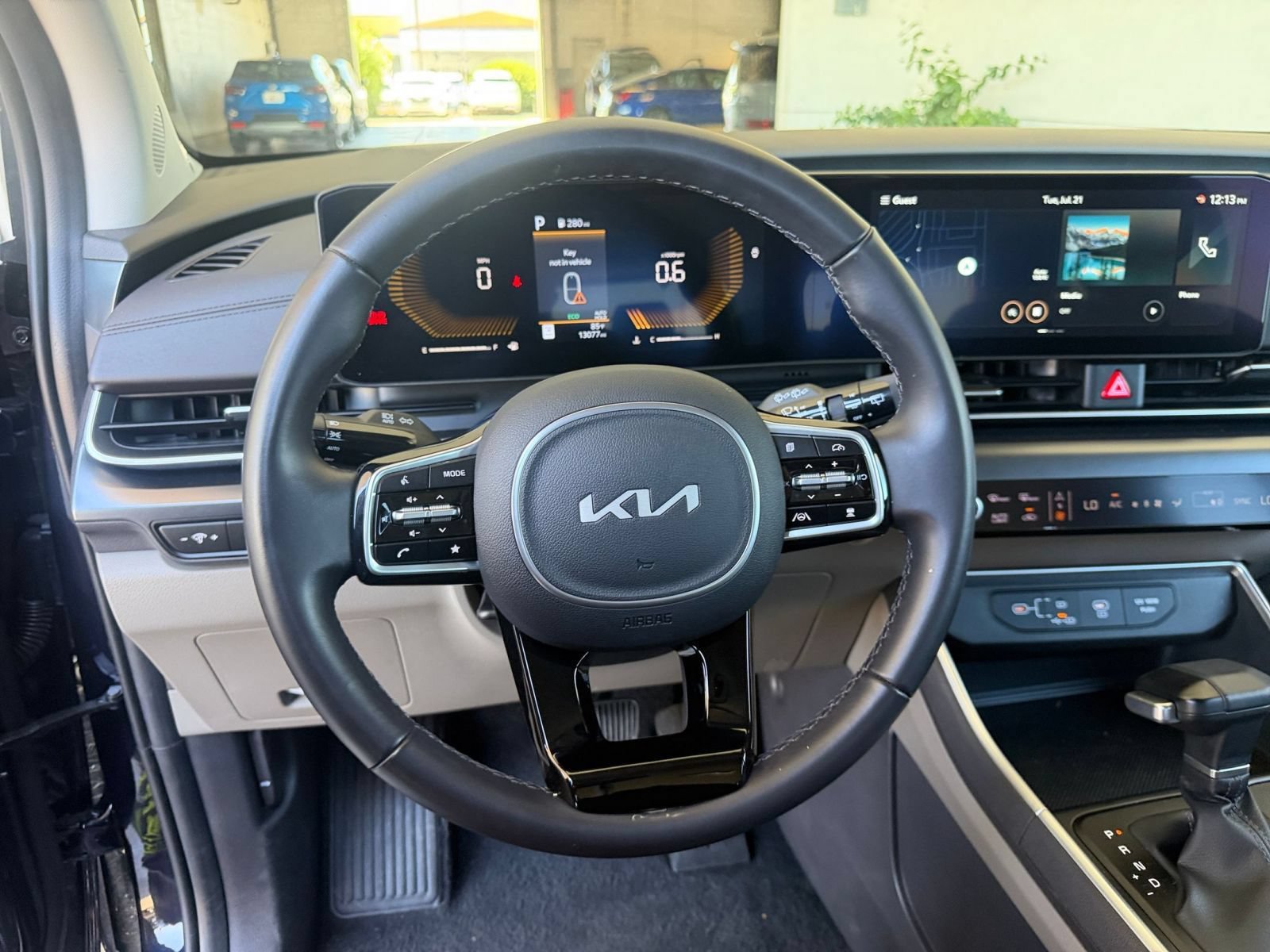 Used 2026 Kia Carnival FWD image 30