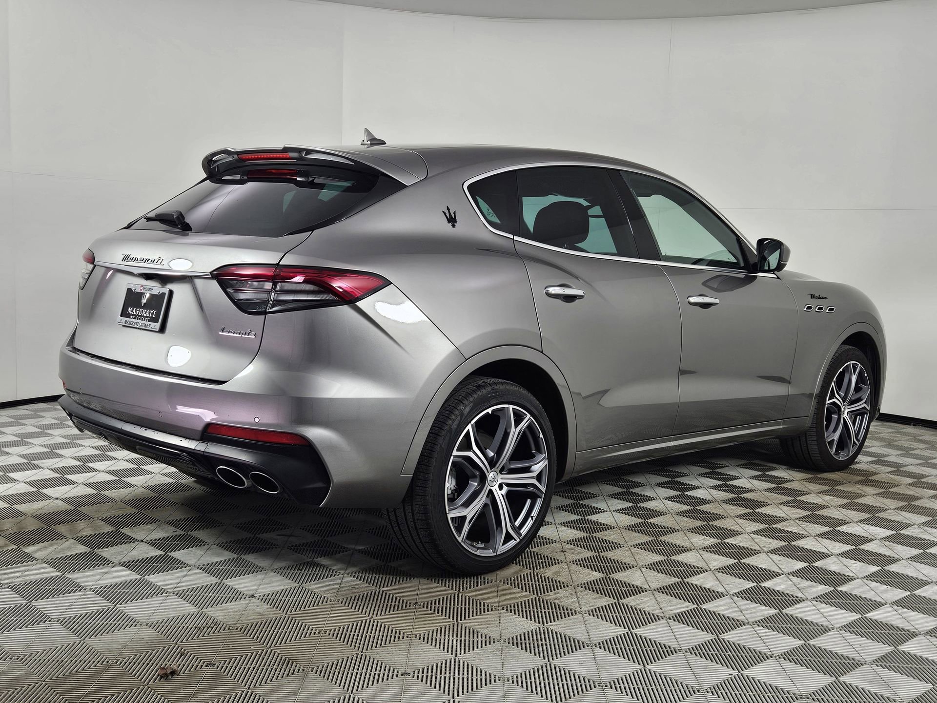 Used 2022 Maserati Levante Modena AWD/4WD image 7