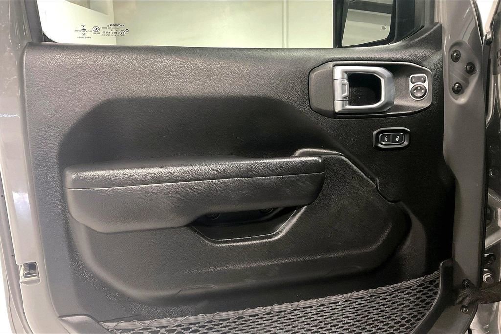 Used 2022 Jeep Gladiator Willys image 20