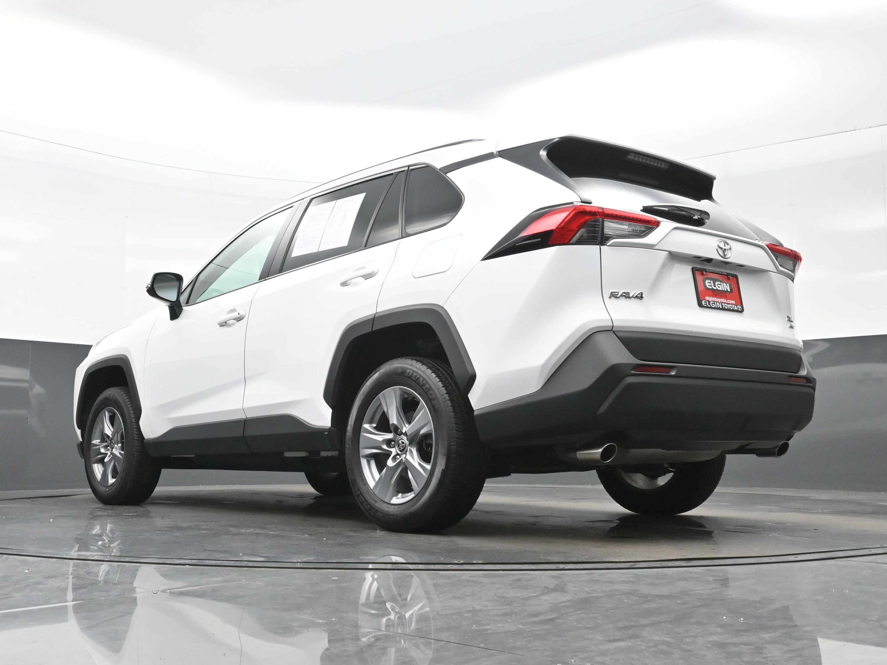 Used 2022 Toyota RAV4 XLE w/ XLE Grade Weather Package AWD/4WD image 30