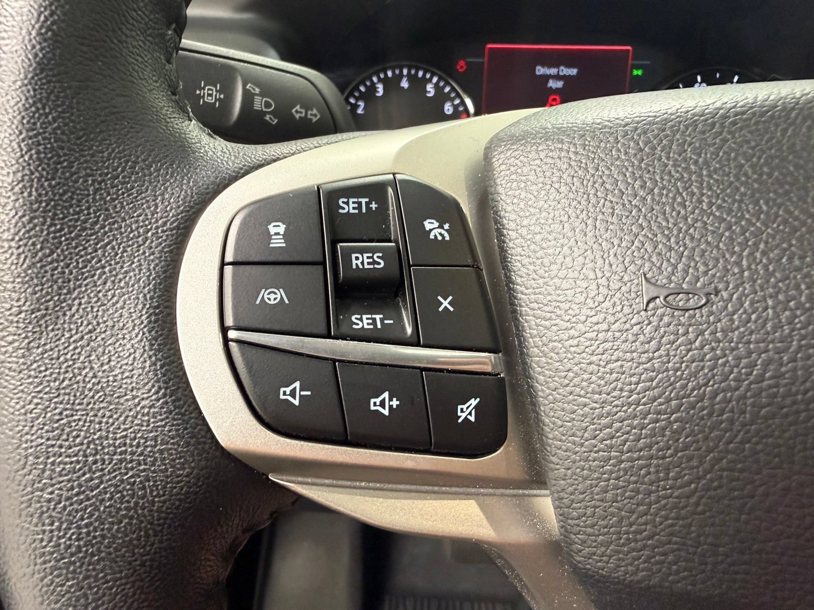 Used 2024 Ford Explorer Limited w/ Limited Technology Package RWD image 20