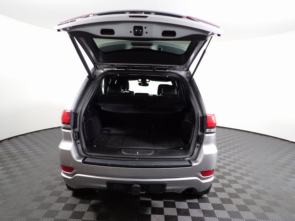 Used 2017 Jeep Grand Cherokee Altitude image 14