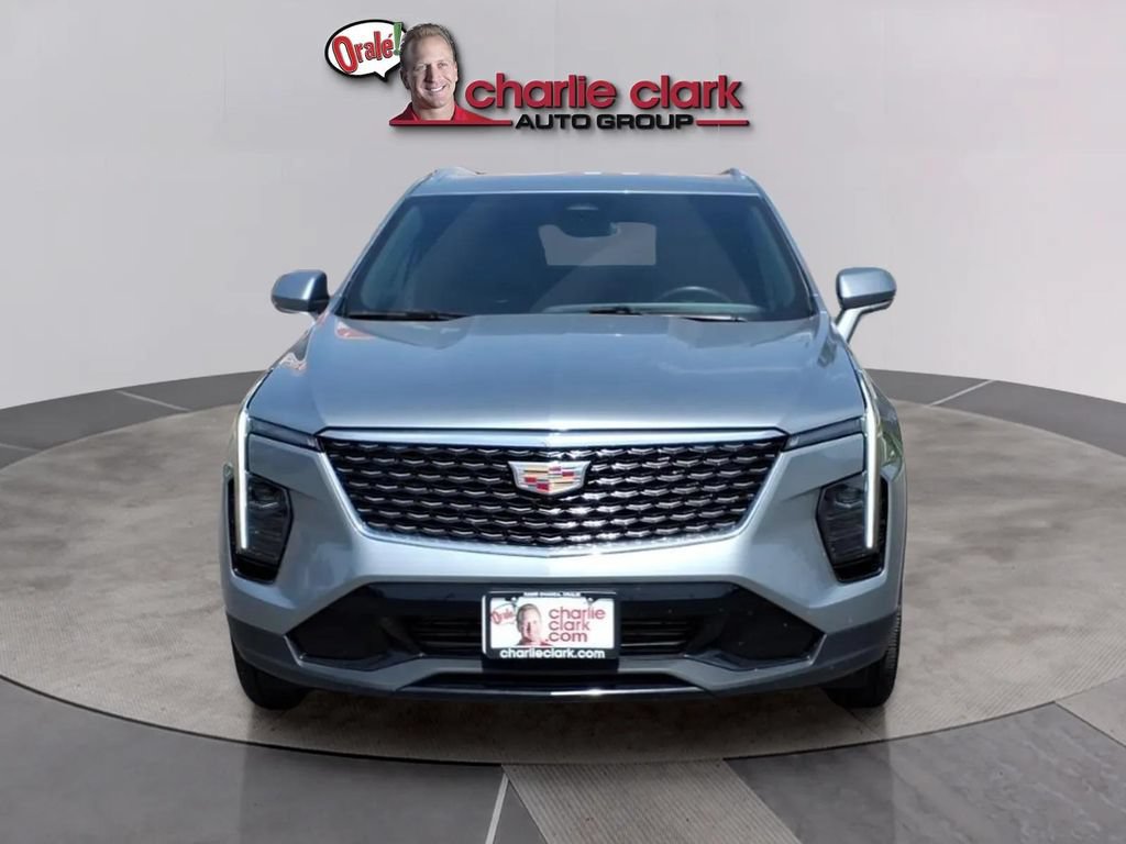 Used 2025 Cadillac XT4 Premium Luxury FWD image 8