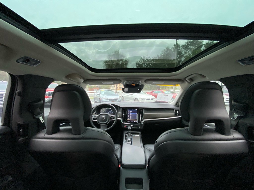 Used 2018 Volvo V90 T6 Cross Country w/ Convenience Package image 16