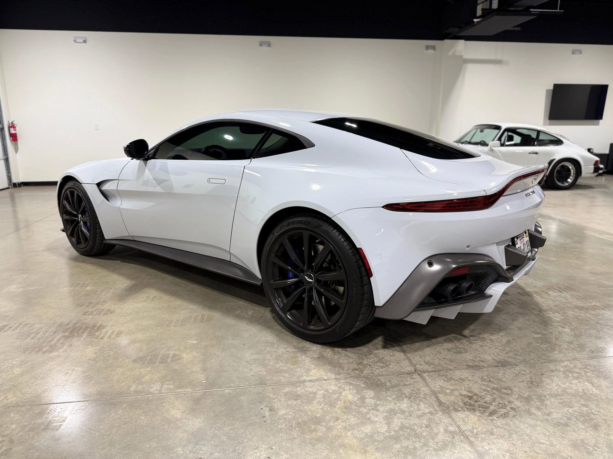 Used 2020 Aston Martin V8 Vantage Coupe image 8