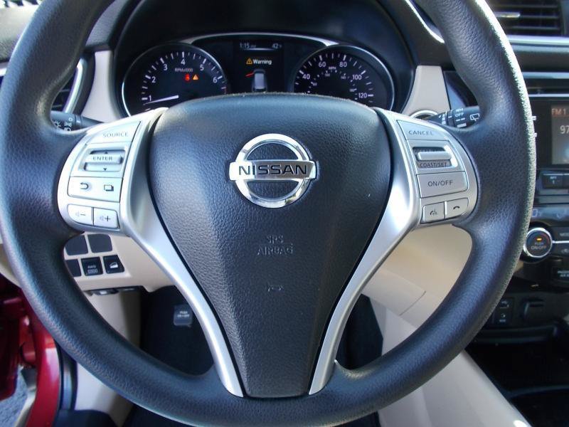 Used 2016 Nissan Rogue SV AWD/4WD image 30