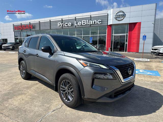 Used 2023 Nissan Rogue S image 2