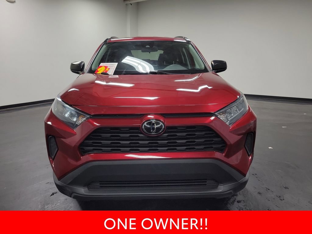 Used 2021 Toyota RAV4 LE image 3