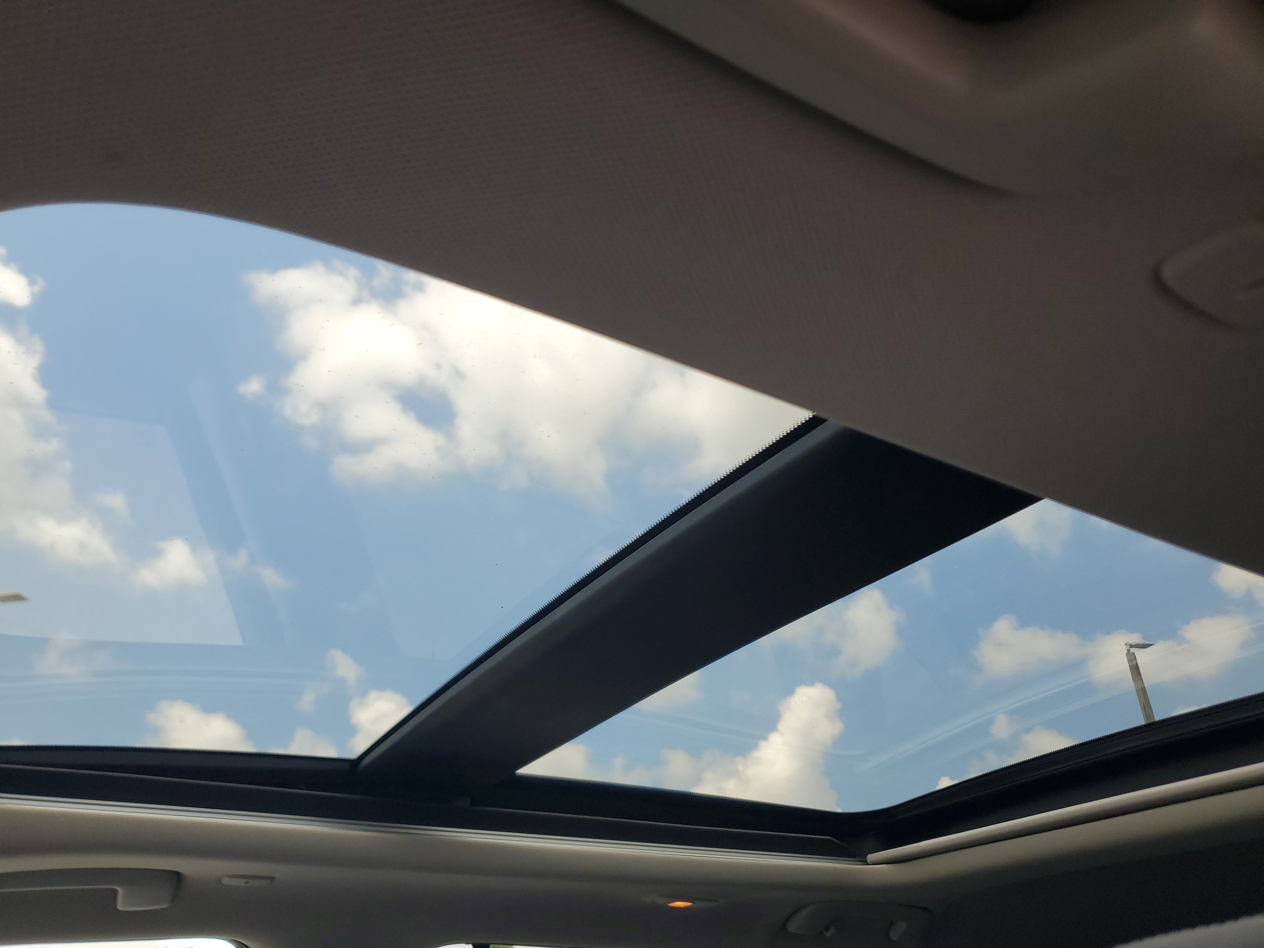 Used 2023 Nissan Rogue SL w/ SL Premium Package image 10