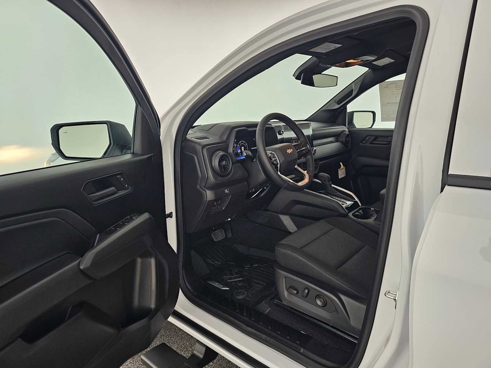 New 2026 Chevrolet Colorado W/T image 19