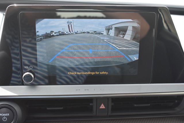 Used 2025 Toyota Prius XLE FWD image 25
