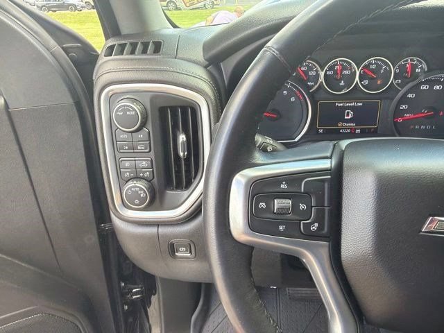 Used 2022 Chevrolet Silverado 1500 RST w/ Redline Edition AWD/4WD image 15
