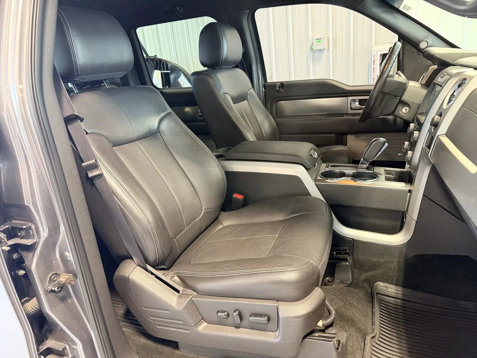 Used 2014 Ford F150 FX4 w/ Equipment Group 402A Luxury AWD/4WD image 24