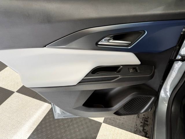 New 2026 Chevrolet Equinox EV LT FWD image 17