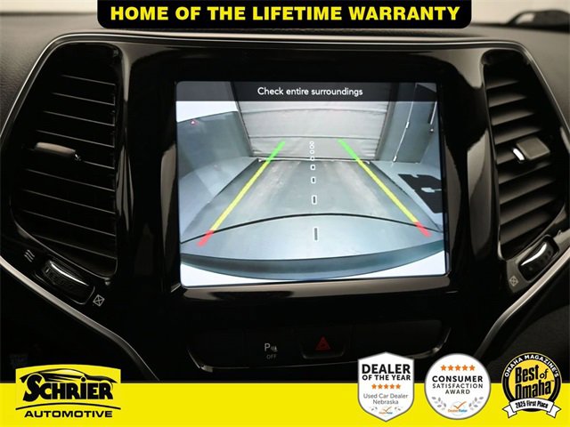 Used 2019 Jeep Cherokee Limited image 18