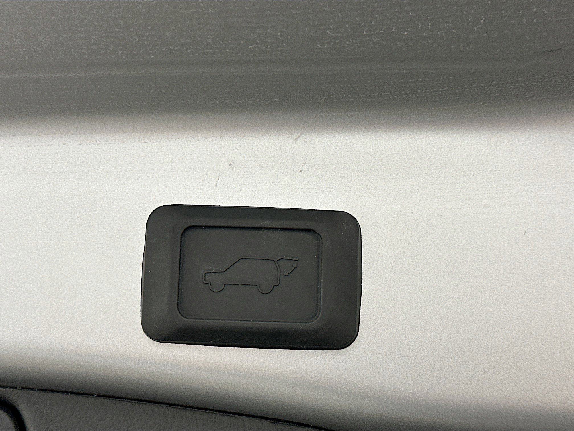 Used 2025 Toyota RAV4 XLE image 32