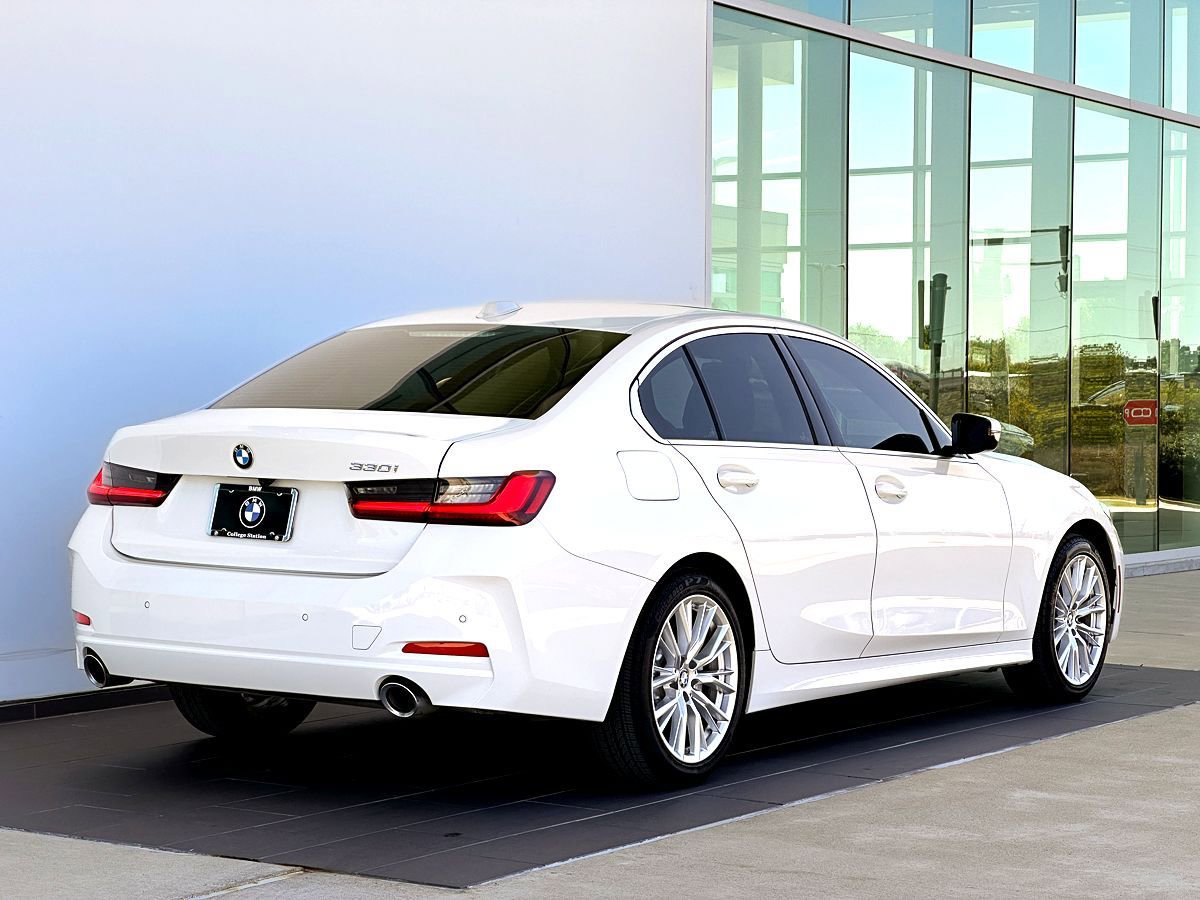 Certified 2024 BMW 330i Sedan w/ Convenience Package image 4