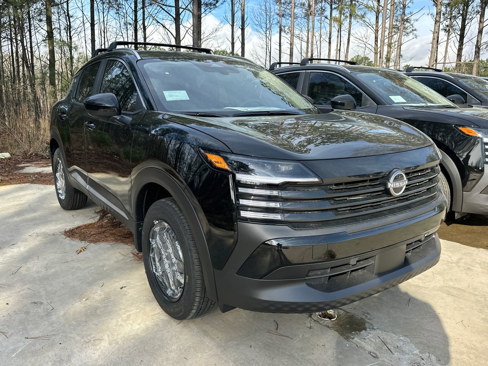 New 2026 Nissan Kicks SV w/ Charging Package image 3