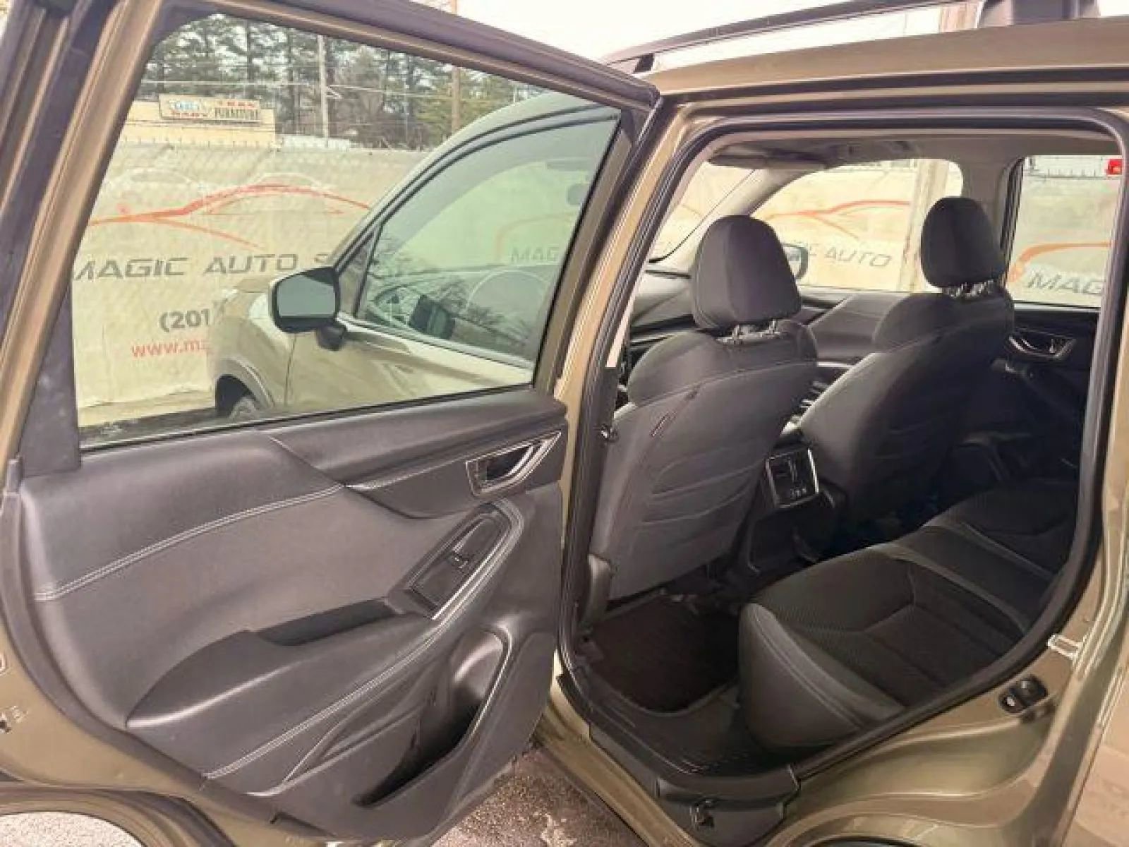 Used 2022 Subaru Forester Premium AWD/4WD image 15