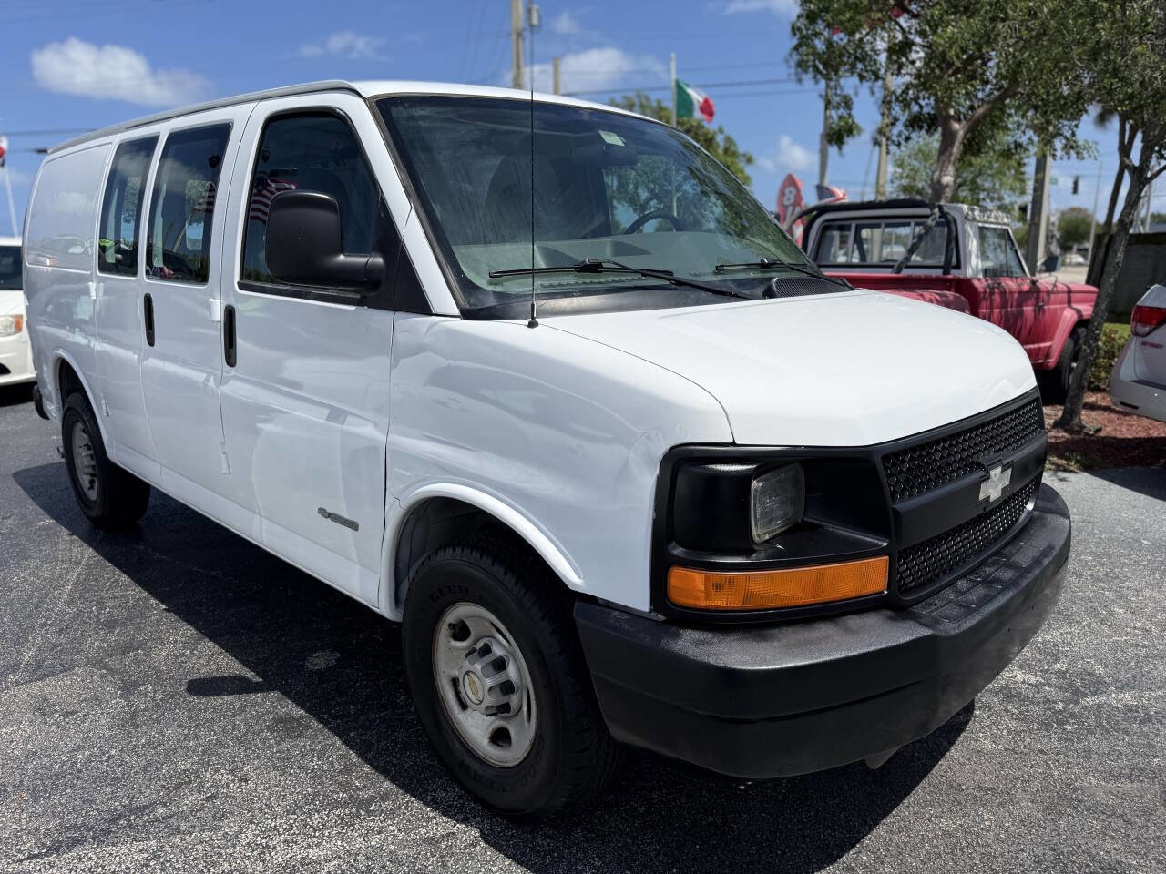 Used 2005 Chevrolet Express 2500 image 6