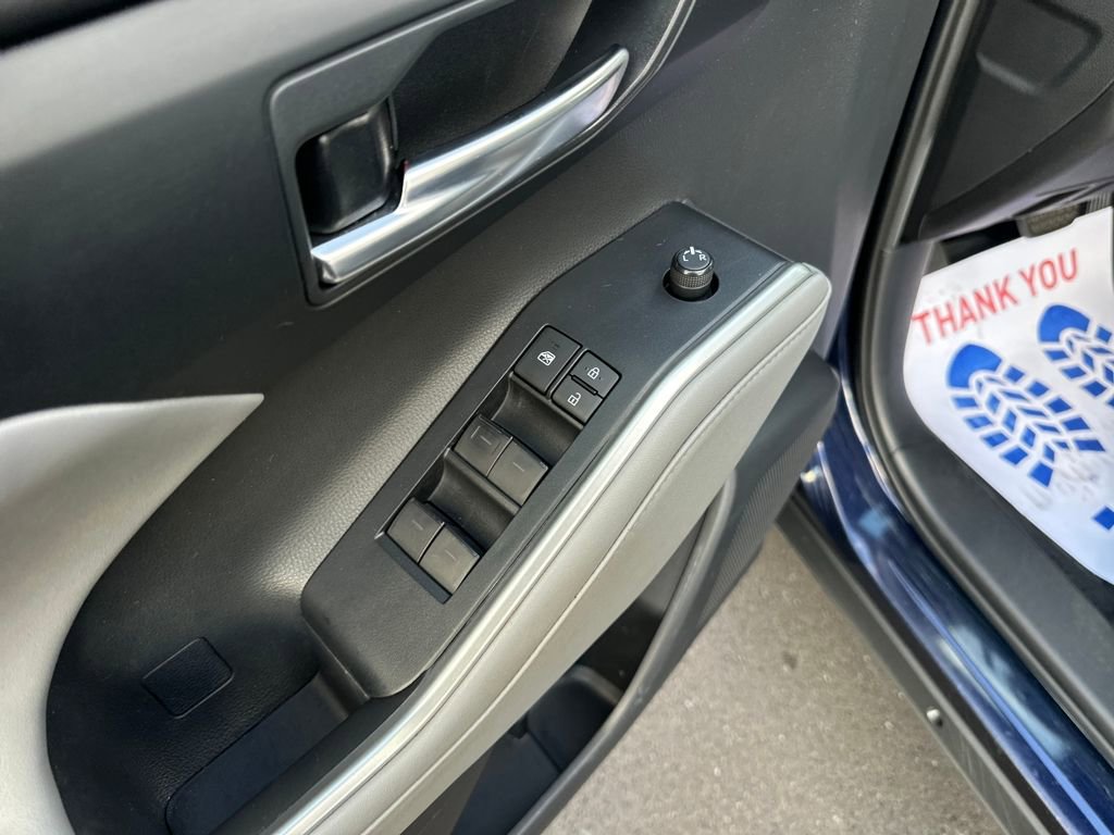 Used 2021 Toyota Highlander XLE image 16