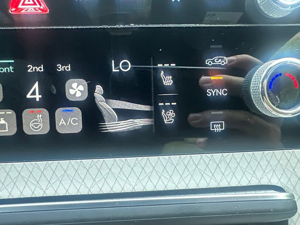 Certified 2026 Genesis GV80 3.5T Prestige AWD/4WD image 22