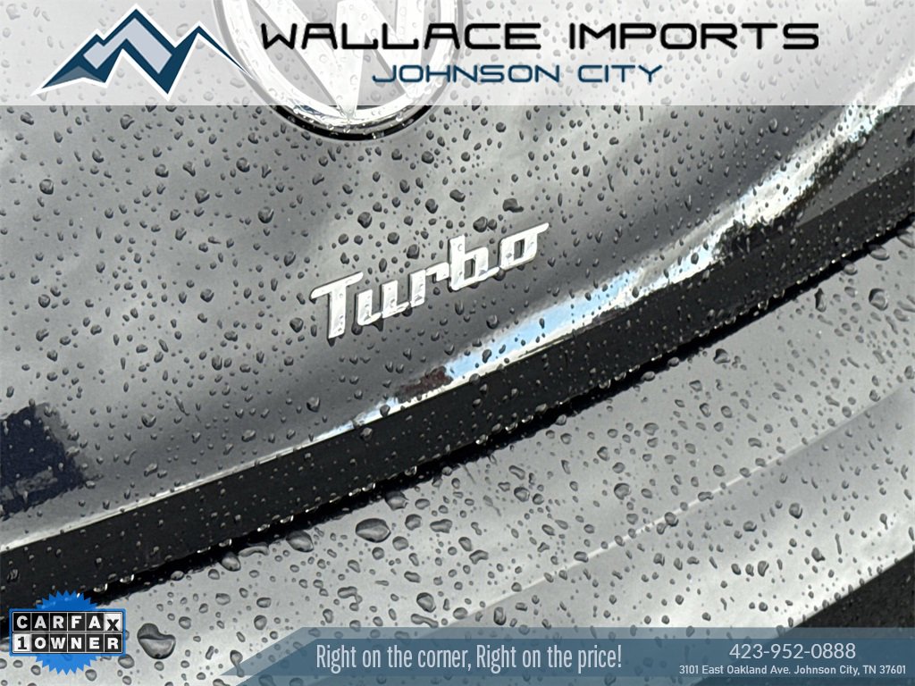 Used 2015 Volkswagen Beetle R-Line image 11