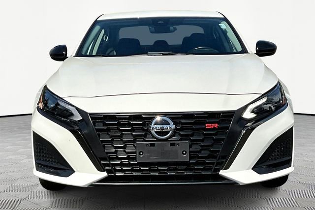 Used 2024 Nissan Altima 2.5 SR image 2