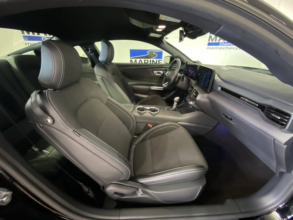 Used 2025 Ford Mustang GT RWD image 31