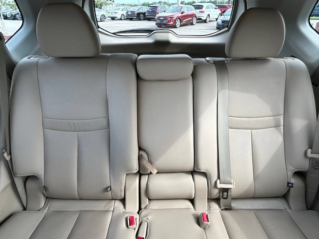 Used 2016 Nissan Rogue SL w/ SL Premium Package FWD image 13