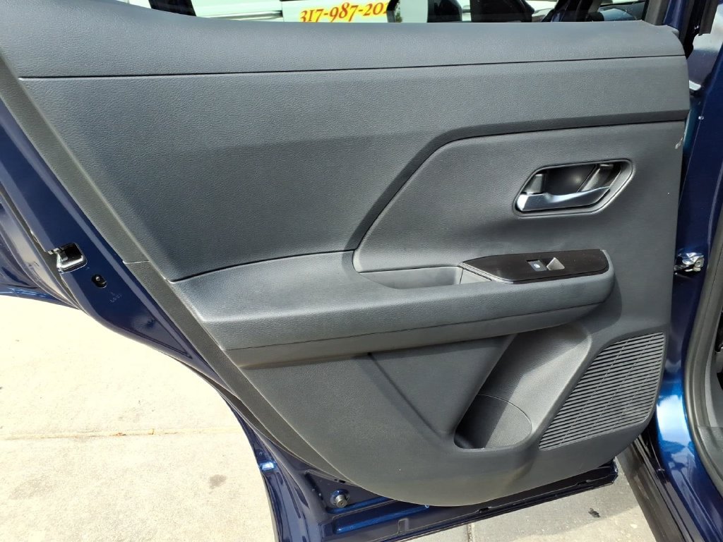 New 2027 Nissan Kicks SR w/ Cold Weather Package FWD image 34