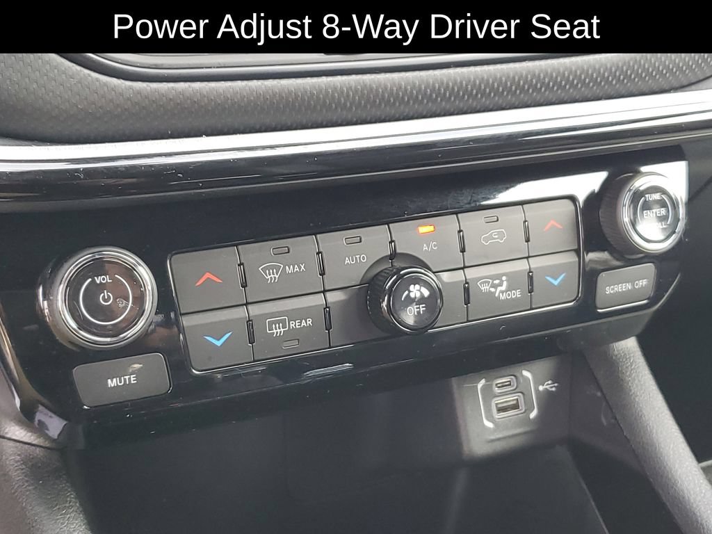 Used 2023 Jeep Compass Trailhawk w/ Trailhawk Convenience Group AWD/4WD image 17