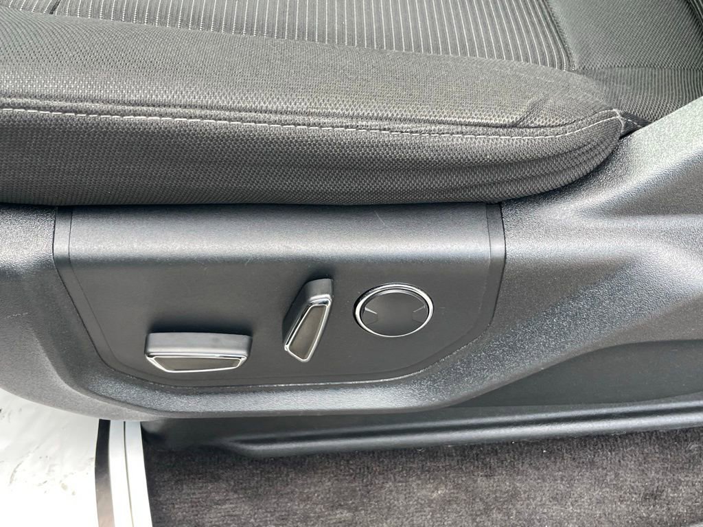 Used 2017 Ford F150 XLT w/ Equipment Group 302A Luxury image 10