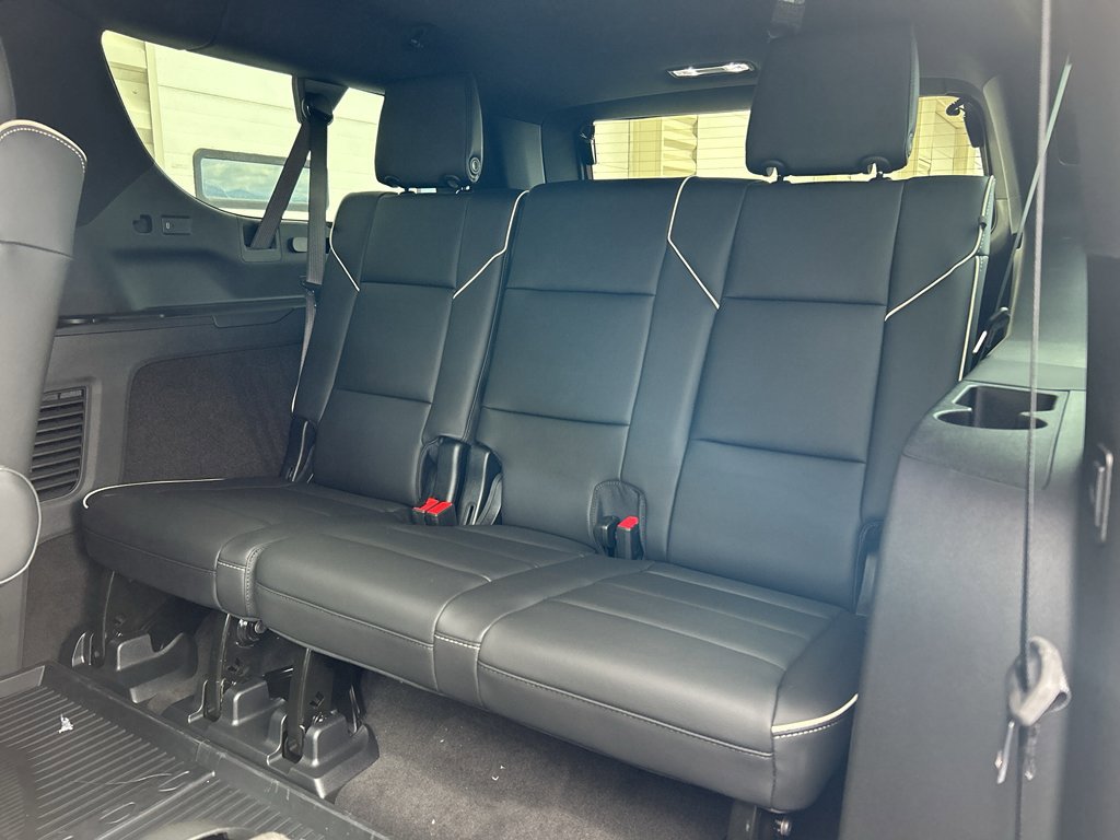 Used 2026 Cadillac Escalade ESV Sport w/ LPO, Floor Liner Package AWD/4WD image 14