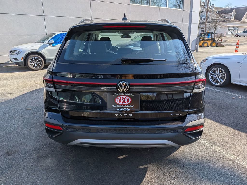 Used 2025 Volkswagen Taos S image 4