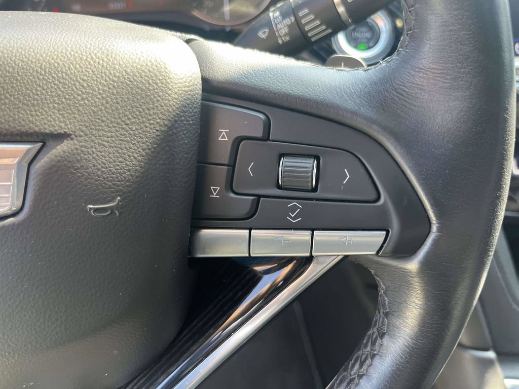 Used 2025 Cadillac XT6 Premium Luxury FWD image 20