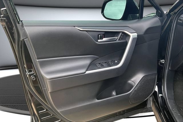 Used 2025 Toyota RAV4 XLE Premium w/ Weather Package AWD/4WD image 19