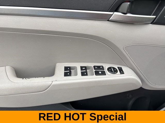 Used 2019 Hyundai Elantra SE image 13