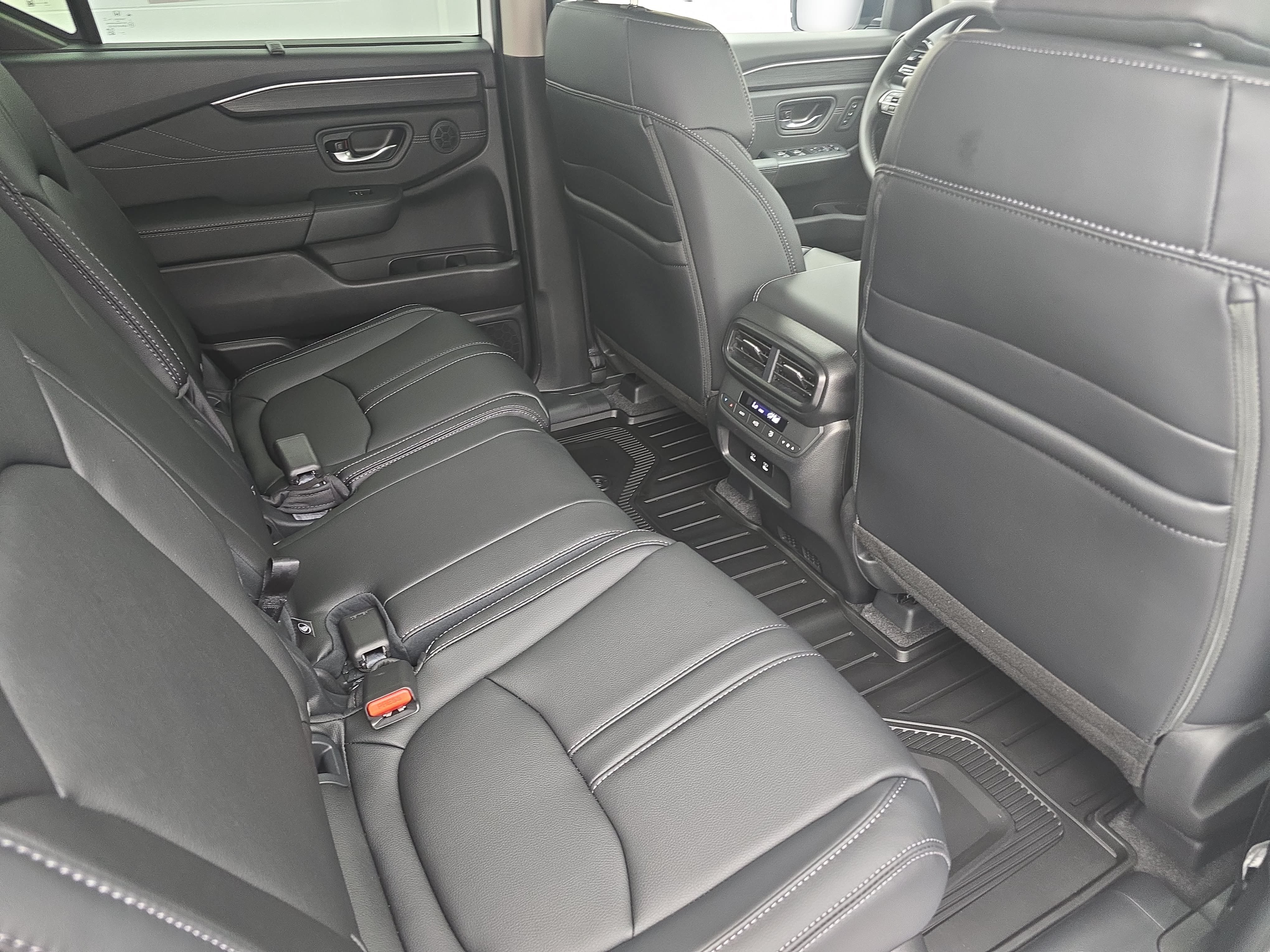 New 2026 Honda Pilot Touring image 11