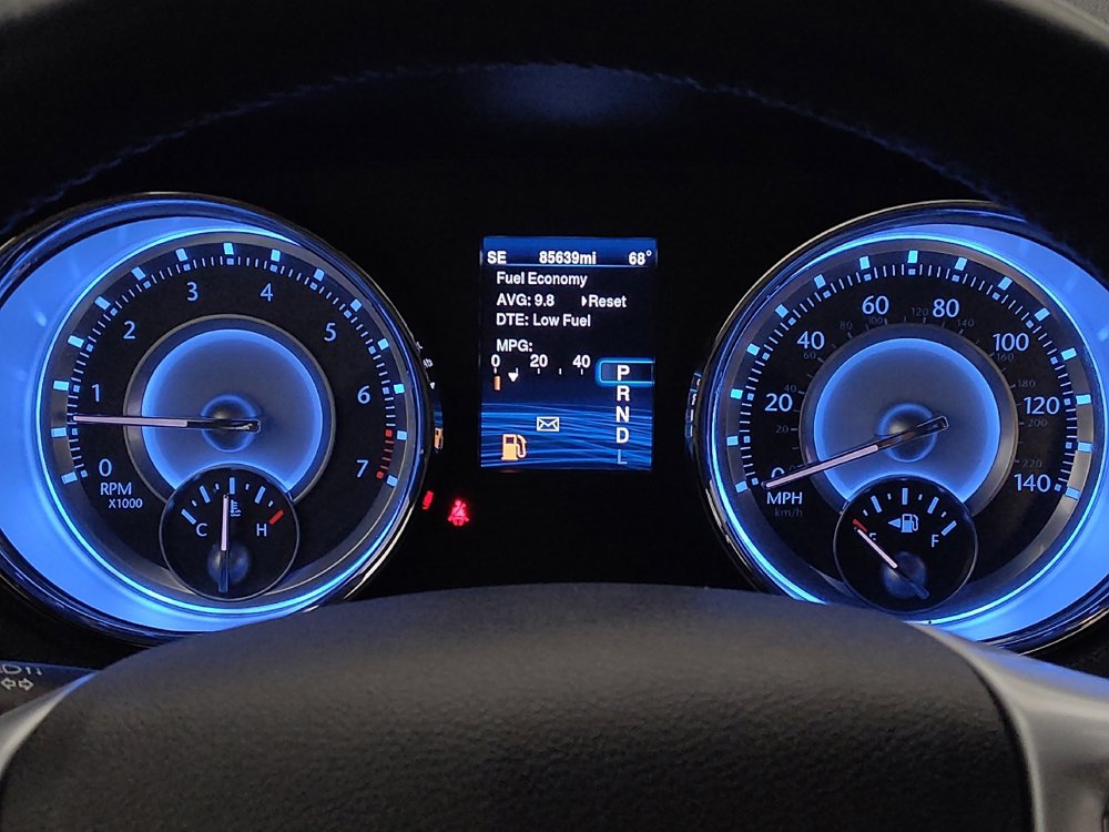 Used 2014 Chrysler 300 image 23