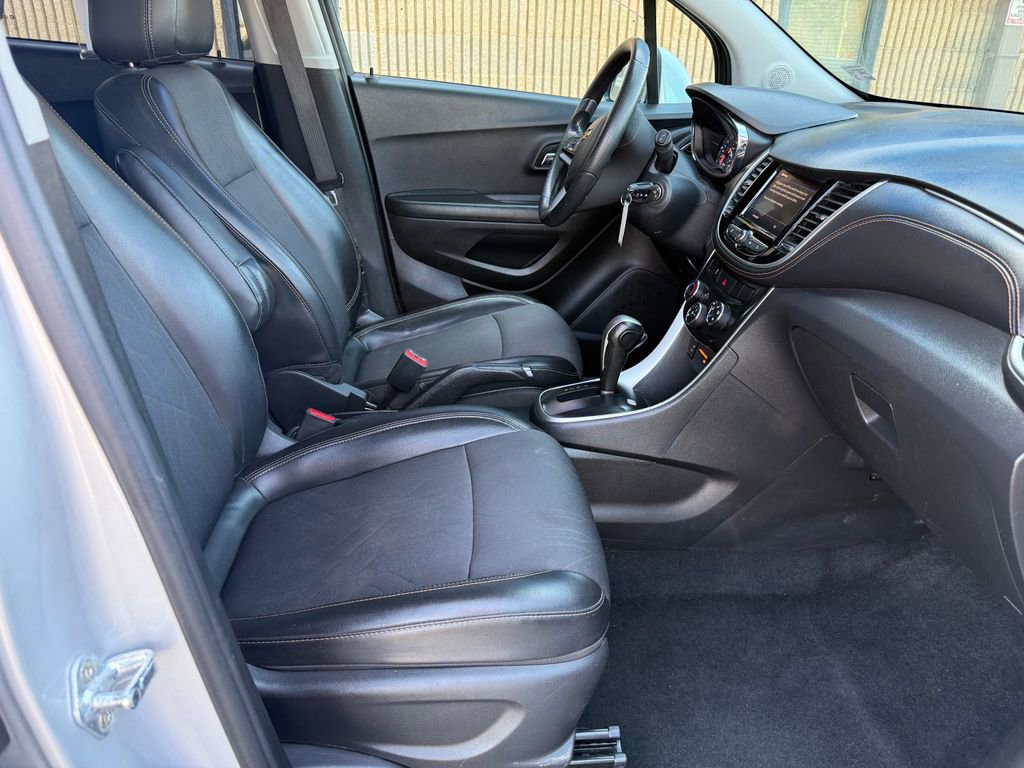 Used 2021 Chevrolet Trax LT image 19