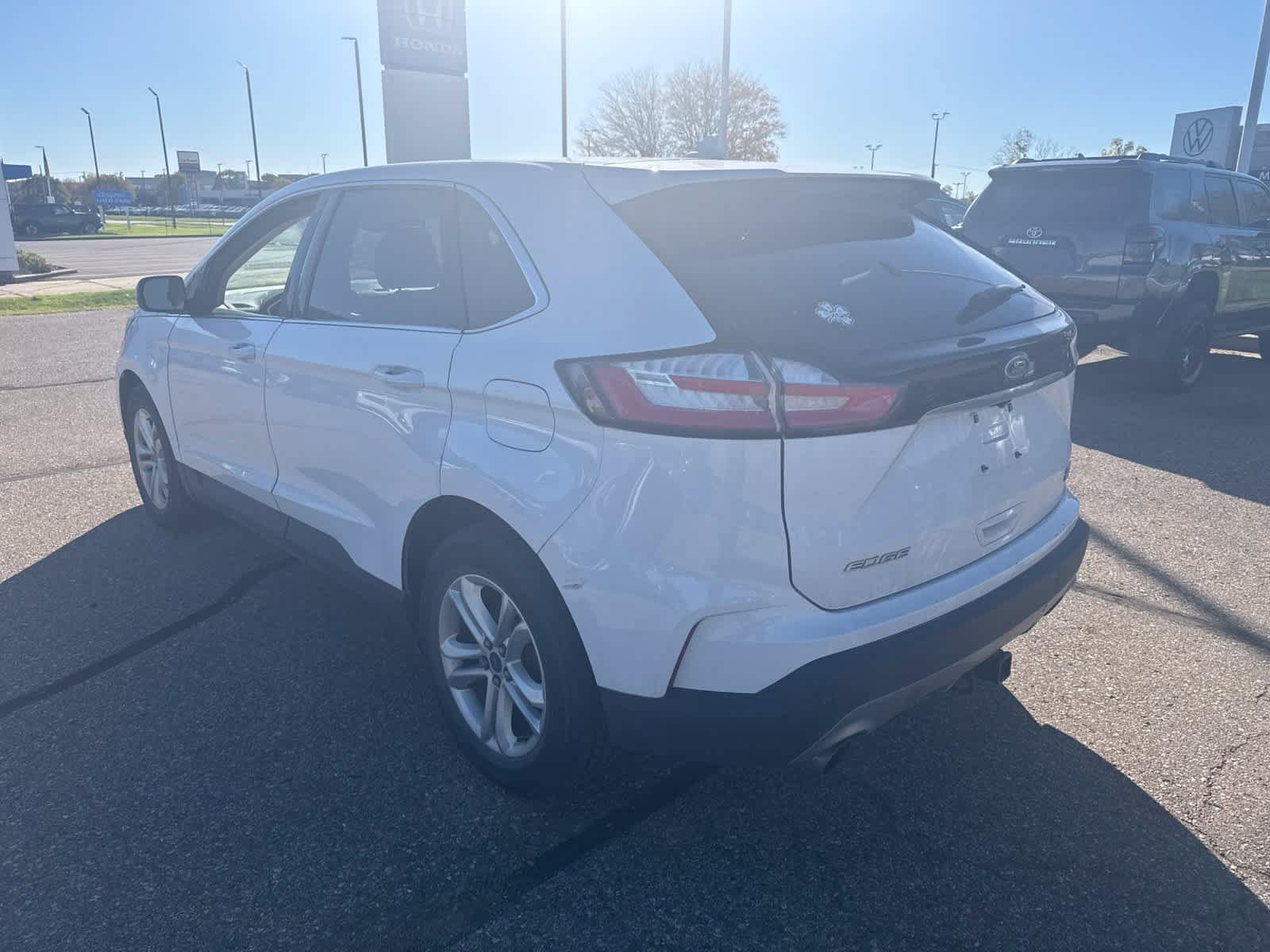 Used 2019 Ford Edge SEL w/ Equipment Group 201A AWD/4WD image 2