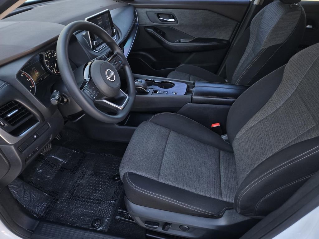 Certified 2023 Nissan Rogue SV image 18