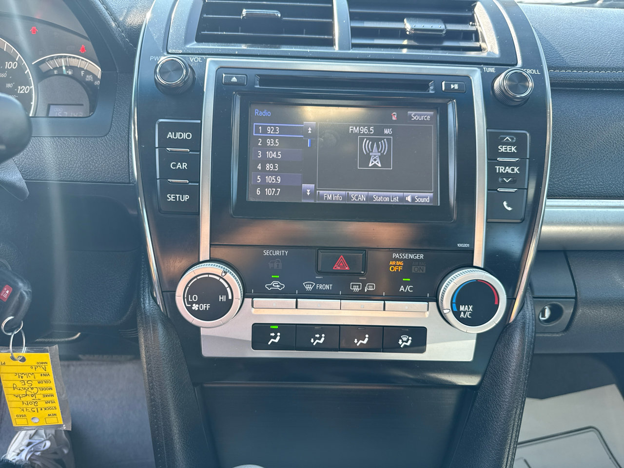 Used 2014 Toyota Camry SE image 19